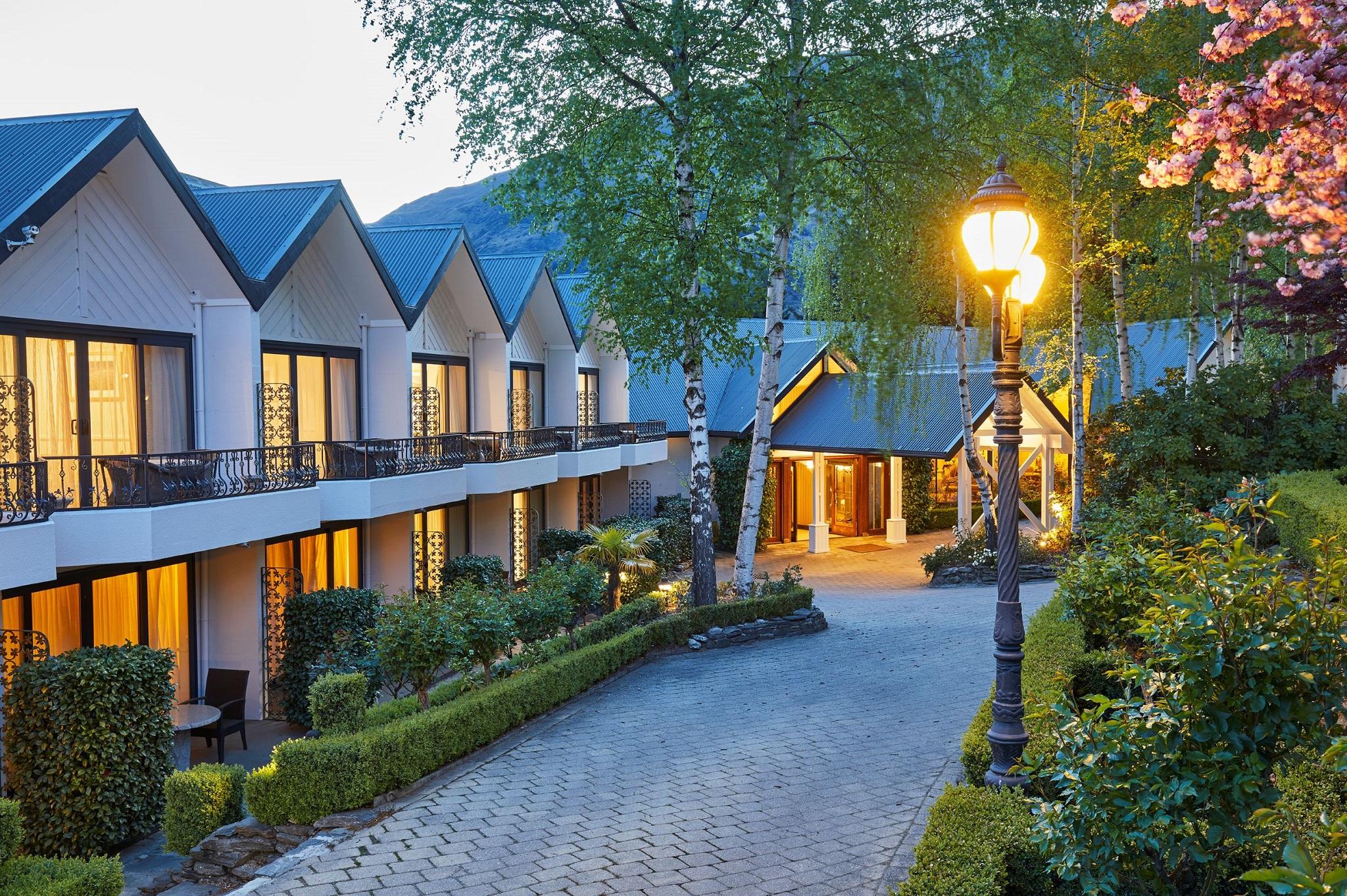 Nugget Point Hotel Queenstown Exterior photo