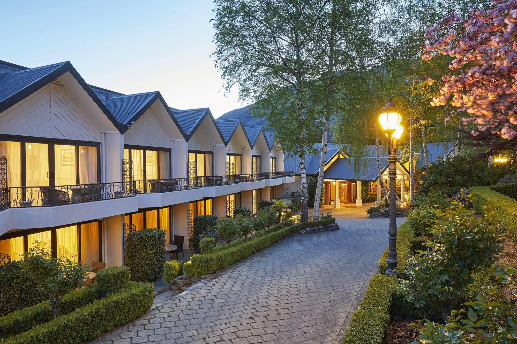 Nugget Point Hotel Queenstown Exterior photo